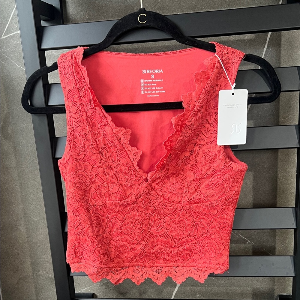 ReoRia Red Lace Crop Top